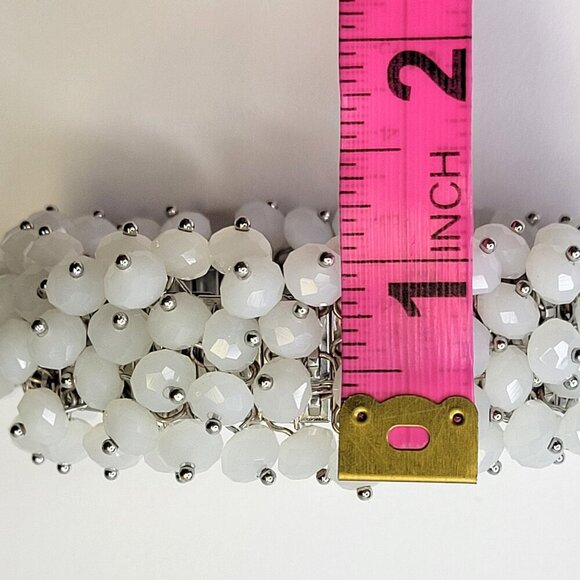 Vintage Milk Glass Stretch Bracelet - Picture 2 of 11